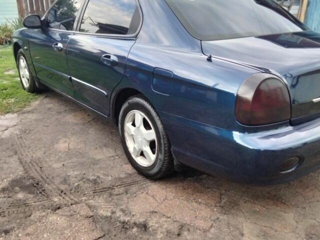 Синий Хендай Соната, объемом двигателя 2 л и пробегом 294 тыс. км за 2700 $, фото 5 на Automoto.ua