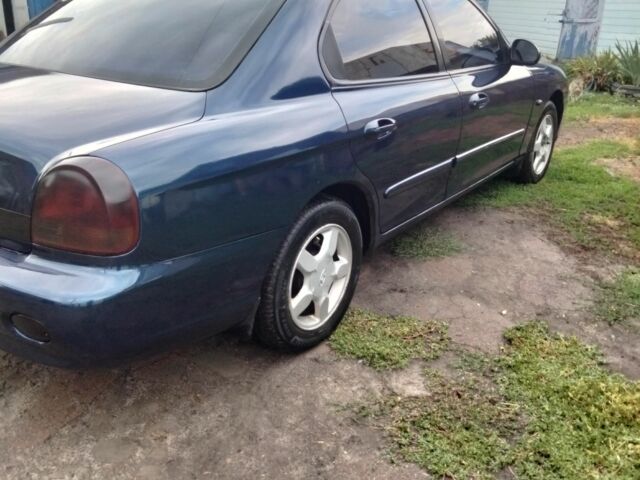 Синий Хендай Соната, объемом двигателя 2 л и пробегом 294 тыс. км за 2700 $, фото 4 на Automoto.ua