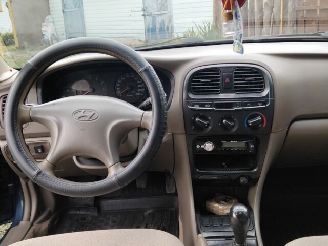 Синий Хендай Соната, объемом двигателя 2 л и пробегом 294 тыс. км за 2700 $, фото 7 на Automoto.ua