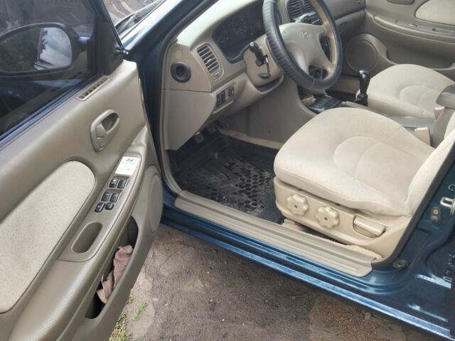 Синий Хендай Соната, объемом двигателя 2 л и пробегом 294 тыс. км за 2700 $, фото 6 на Automoto.ua