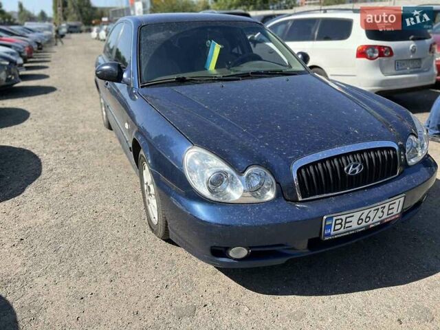 Синий Хендай Соната, объемом двигателя 2 л и пробегом 377 тыс. км за 2999 $, фото 2 на Automoto.ua