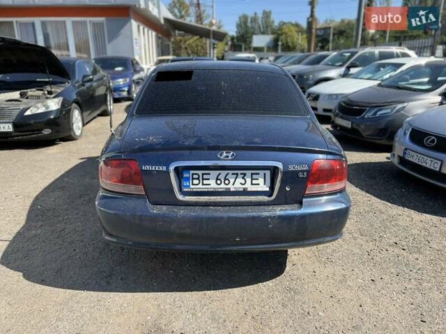 Синий Хендай Соната, объемом двигателя 2 л и пробегом 377 тыс. км за 2999 $, фото 4 на Automoto.ua