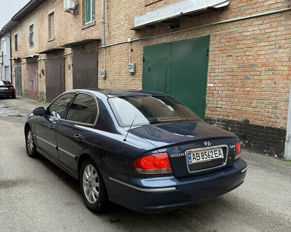 Синий Хендай Соната, объемом двигателя 2.7 л и пробегом 176 тыс. км за 3500 $, фото 3 на Automoto.ua