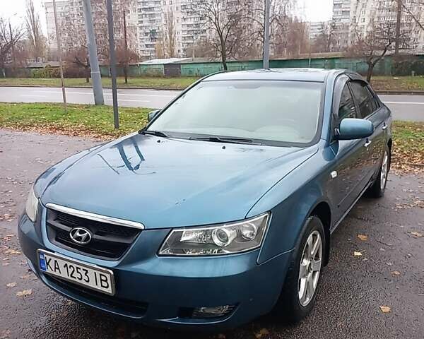 Синий Хендай Соната, объемом двигателя 2.36 л и пробегом 357 тыс. км за 4400 $, фото 16 на Automoto.ua