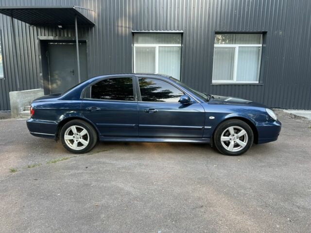 Синий Хендай Соната, объемом двигателя 2 л и пробегом 344 тыс. км за 3000 $, фото 5 на Automoto.ua