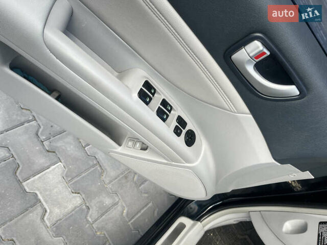 Синий Хендай Соната, объемом двигателя 2.36 л и пробегом 345 тыс. км за 5999 $, фото 11 на Automoto.ua