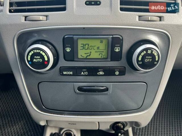 Синий Хендай Соната, объемом двигателя 1.99 л и пробегом 278 тыс. км за 5699 $, фото 24 на Automoto.ua