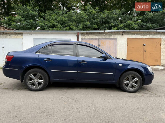 Синій Хендай Соната, об'ємом двигуна 2 л та пробігом 325 тис. км за 6800 $, фото 2 на Automoto.ua