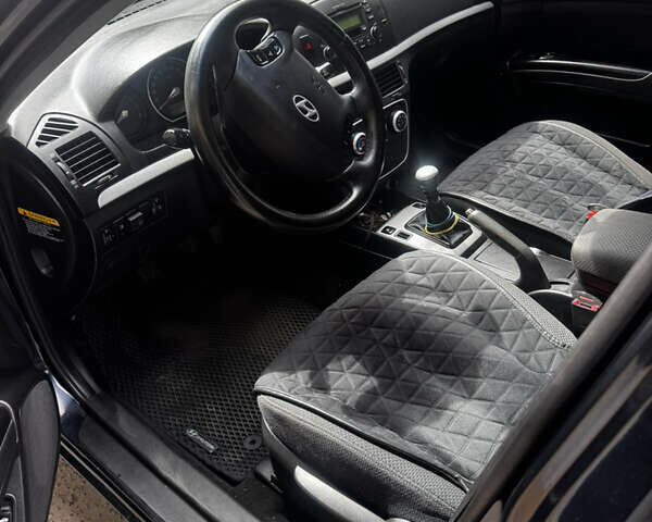 Синий Хендай Соната, объемом двигателя 2 л и пробегом 285 тыс. км за 5700 $, фото 11 на Automoto.ua