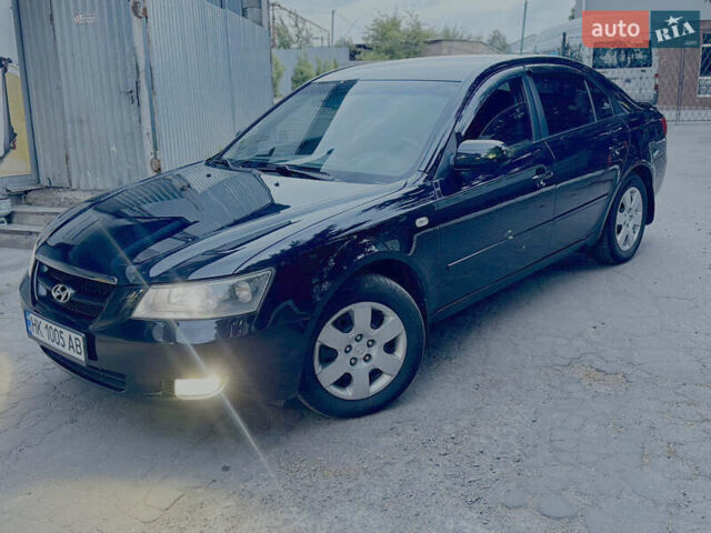 Синий Хендай Соната, объемом двигателя 2 л и пробегом 285 тыс. км за 5700 $, фото 2 на Automoto.ua