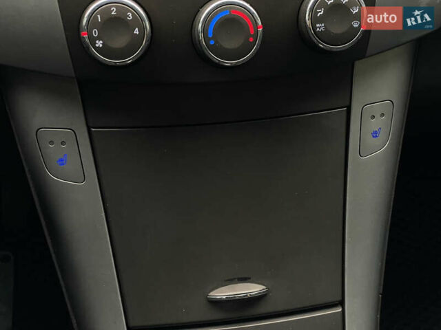 Синий Хендай Соната, объемом двигателя 2 л и пробегом 266 тыс. км за 6300 $, фото 13 на Automoto.ua