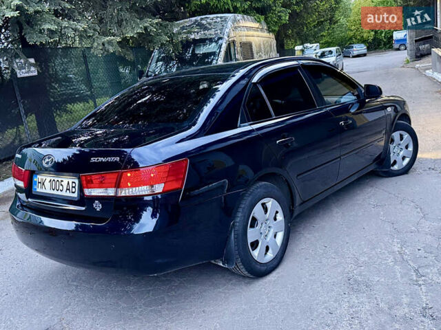 Синий Хендай Соната, объемом двигателя 2 л и пробегом 285 тыс. км за 5700 $, фото 4 на Automoto.ua