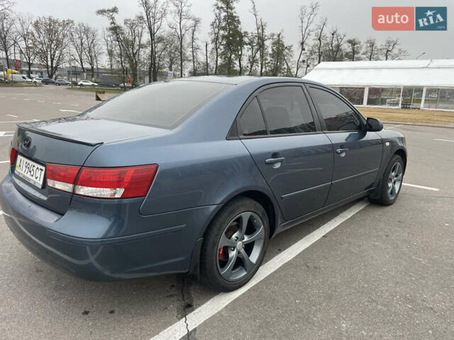 Синий Хендай Соната, объемом двигателя 2 л и пробегом 267 тыс. км за 4250 $, фото 5 на Automoto.ua