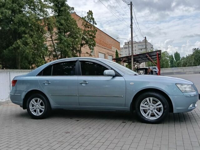 Синий Хендай Соната, объемом двигателя 2 л и пробегом 172 тыс. км за 7500 $, фото 10 на Automoto.ua