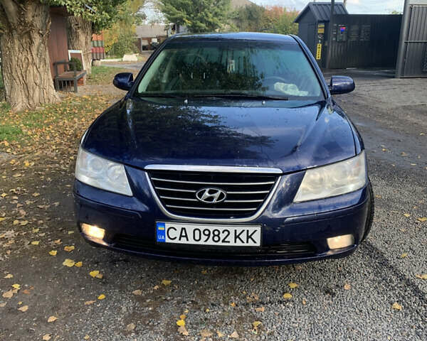 Синий Хендай Соната, объемом двигателя 2 л и пробегом 264 тыс. км за 5799 $, фото 1 на Automoto.ua