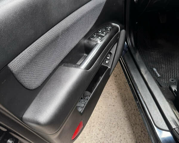 Синий Хендай Соната, объемом двигателя 2 л и пробегом 285 тыс. км за 5700 $, фото 7 на Automoto.ua