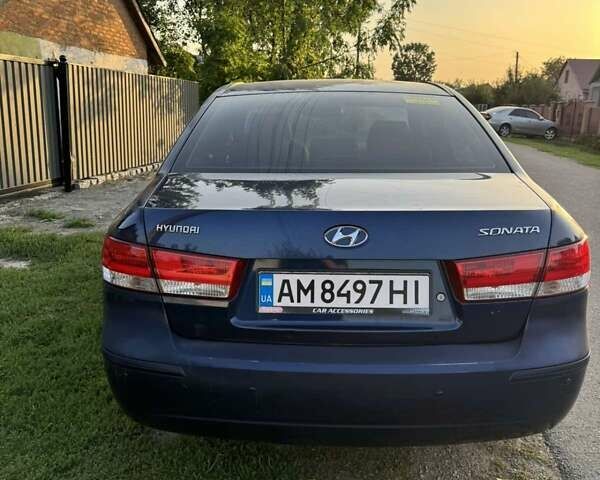 Синий Хендай Соната, объемом двигателя 2 л и пробегом 340 тыс. км за 5800 $, фото 7 на Automoto.ua