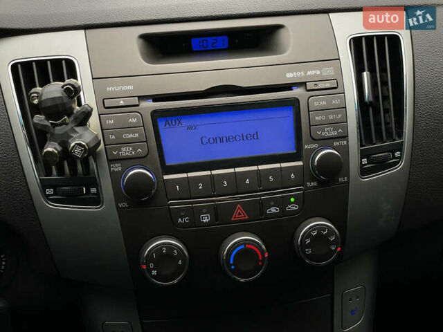 Синий Хендай Соната, объемом двигателя 2 л и пробегом 266 тыс. км за 6300 $, фото 12 на Automoto.ua