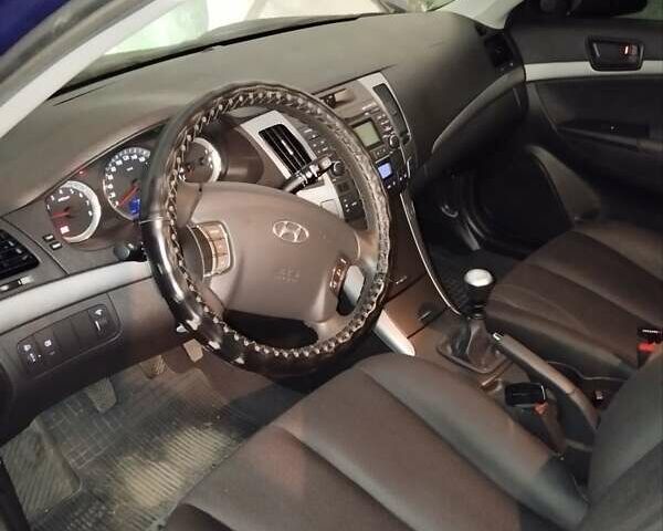 Синий Хендай Соната, объемом двигателя 2 л и пробегом 33 тыс. км за 13500 $, фото 3 на Automoto.ua