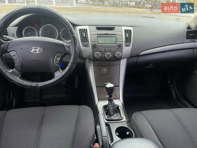 Синий Хендай Соната, объемом двигателя 2 л и пробегом 267 тыс. км за 4250 $, фото 11 на Automoto.ua