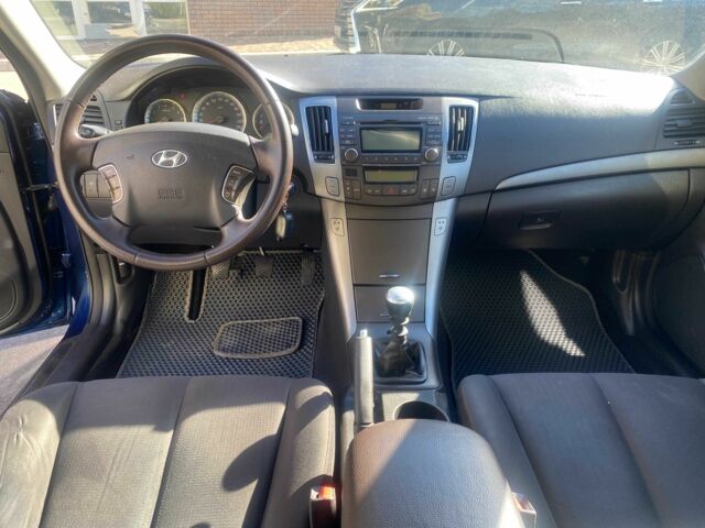 Синій Хендай Соната, об'ємом двигуна 2 л та пробігом 380 тис. км за 5191 $, фото 6 на Automoto.ua