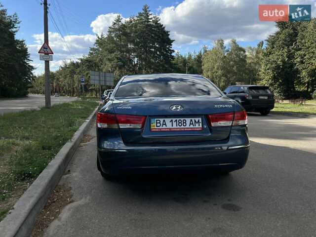 Синий Хендай Соната, объемом двигателя 2 л и пробегом 168 тыс. км за 8000 $, фото 2 на Automoto.ua