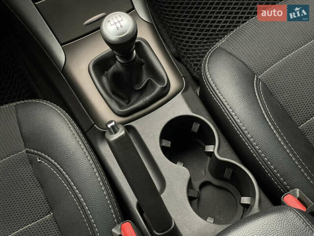 Синий Хендай Соната, объемом двигателя 2 л и пробегом 266 тыс. км за 6300 $, фото 17 на Automoto.ua