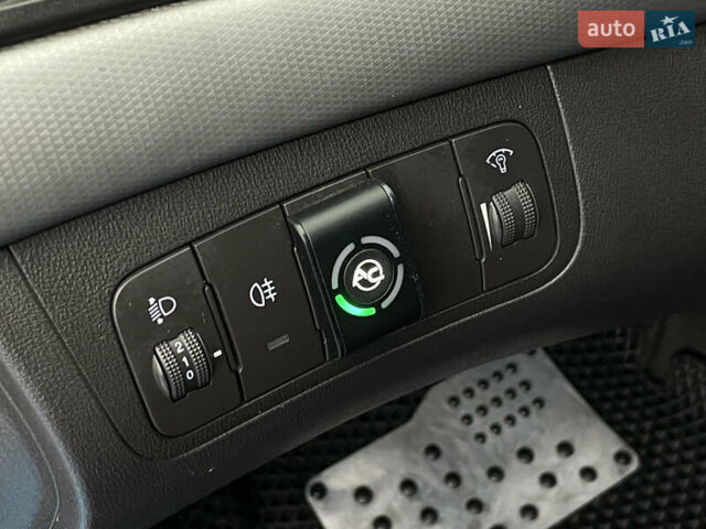 Синий Хендай Соната, объемом двигателя 2 л и пробегом 266 тыс. км за 6300 $, фото 20 на Automoto.ua