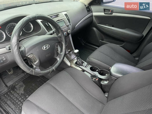 Синий Хендай Соната, объемом двигателя 2 л и пробегом 267 тыс. км за 4250 $, фото 10 на Automoto.ua