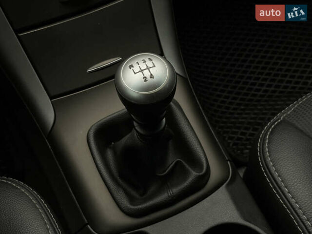 Синий Хендай Соната, объемом двигателя 2 л и пробегом 266 тыс. км за 6300 $, фото 11 на Automoto.ua