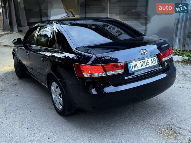 Синий Хендай Соната, объемом двигателя 2 л и пробегом 285 тыс. км за 5700 $, фото 3 на Automoto.ua