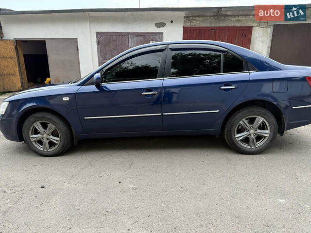 Синій Хендай Соната, об'ємом двигуна 2 л та пробігом 325 тис. км за 6800 $, фото 3 на Automoto.ua