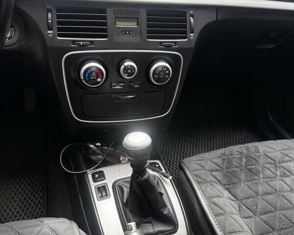 Синий Хендай Соната, объемом двигателя 2 л и пробегом 285 тыс. км за 5700 $, фото 5 на Automoto.ua