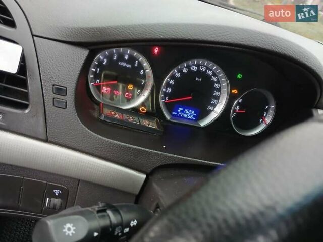Синий Хендай Соната, объемом двигателя 2 л и пробегом 175 тыс. км за 5700 $, фото 9 на Automoto.ua