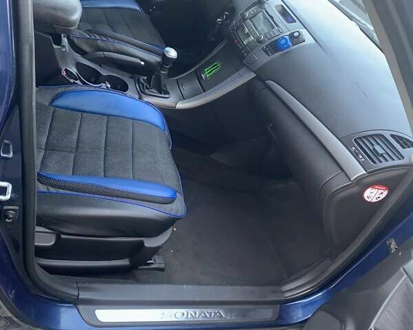 Синий Хендай Соната, объемом двигателя 2 л и пробегом 204 тыс. км за 6200 $, фото 4 на Automoto.ua