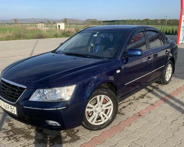 Синий Хендай Соната, объемом двигателя 2 л и пробегом 204 тыс. км за 6200 $, фото 3 на Automoto.ua