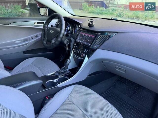 Синий Хендай Соната, объемом двигателя 2.4 л и пробегом 240 тыс. км за 6850 $, фото 8 на Automoto.ua