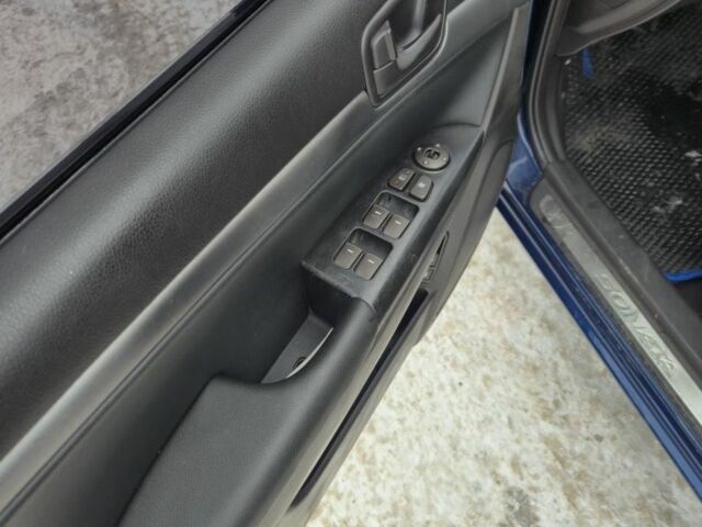 Синій Хендай Соната, об'ємом двигуна 2 л та пробігом 296 тис. км за 5400 $, фото 3 на Automoto.ua