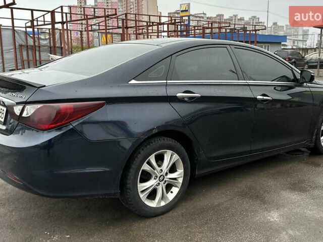 Синій Хендай Соната, об'ємом двигуна 2.4 л та пробігом 250 тис. км за 8000 $, фото 3 на Automoto.ua