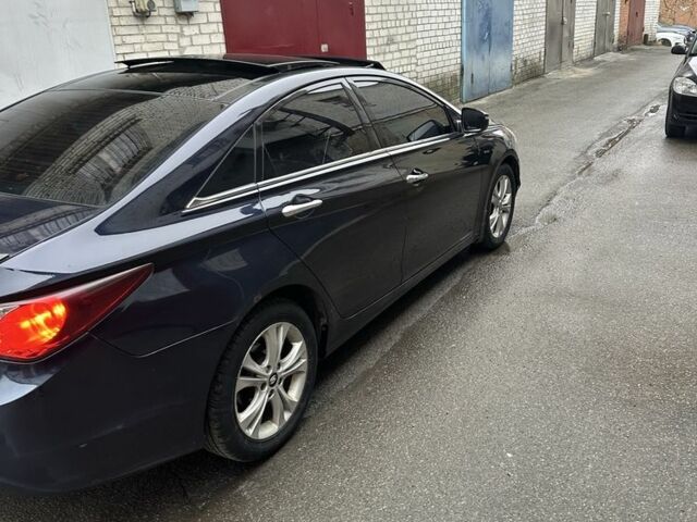 Синій Хендай Соната, об'ємом двигуна 2.4 л та пробігом 273 тис. км за 6500 $, фото 2 на Automoto.ua