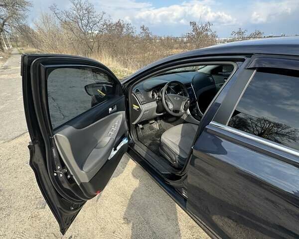 Синій Хендай Соната, об'ємом двигуна 2.4 л та пробігом 173 тис. км за 8900 $, фото 11 на Automoto.ua