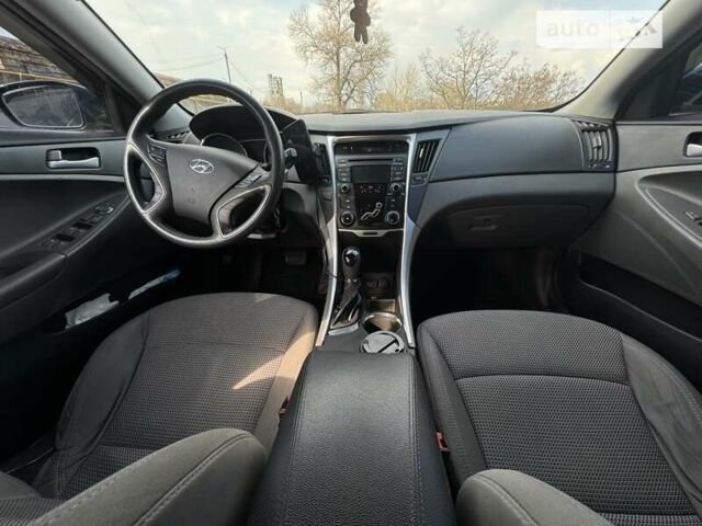 Синій Хендай Соната, об'ємом двигуна 2.4 л та пробігом 173 тис. км за 8900 $, фото 15 на Automoto.ua