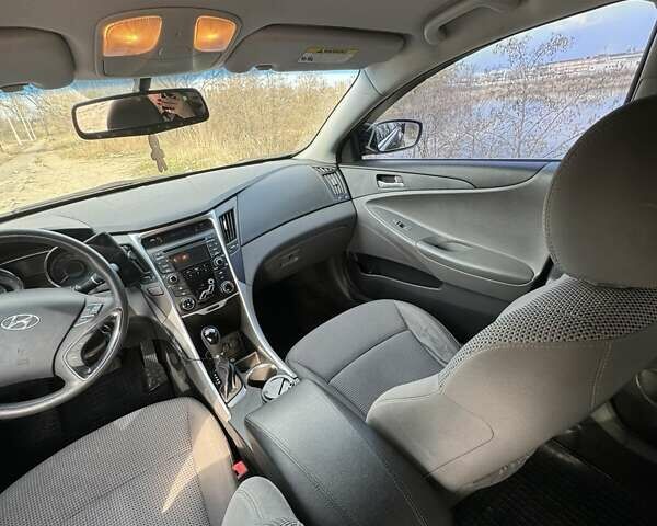 Синій Хендай Соната, об'ємом двигуна 2.4 л та пробігом 173 тис. км за 8900 $, фото 14 на Automoto.ua