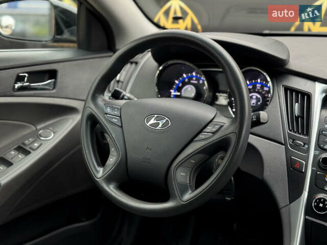 Хендай Соната 2012 в Киеве на Automoto.ua Синий Хендай Соната, объемом двигателя 2.4 л и пробегом 179 тыс. км за 9800 $, фото 15 на Automoto.ua
