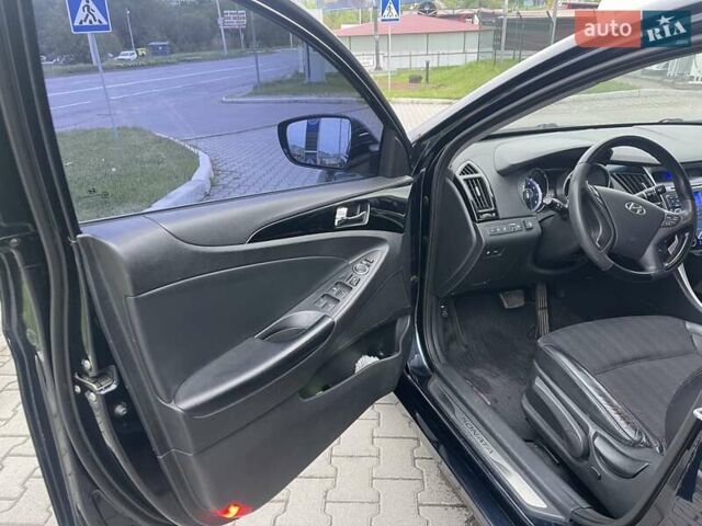 Синій Хендай Соната, об'ємом двигуна 2.36 л та пробігом 283 тис. км за 9300 $, фото 9 на Automoto.ua