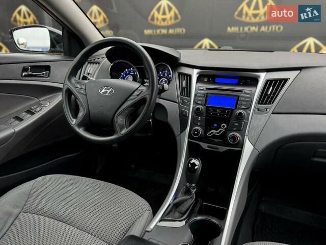 Хендай Соната 2012 в Киеве на Automoto.ua Синий Хендай Соната, объемом двигателя 2.4 л и пробегом 179 тыс. км за 9800 $, фото 16 на Automoto.ua