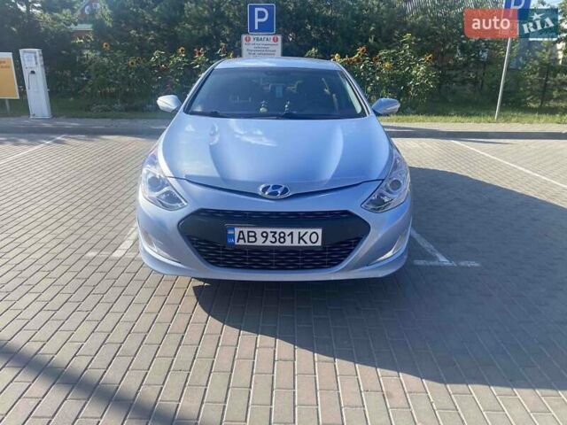 Синий Хендай Соната, объемом двигателя 2.36 л и пробегом 188 тыс. км за 9700 $, фото 1 на Automoto.ua