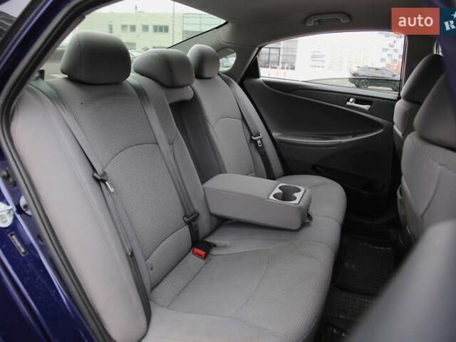 Синий Хендай Соната, объемом двигателя 2.4 л и пробегом 188 тыс. км за 8500 $, фото 8 на Automoto.ua