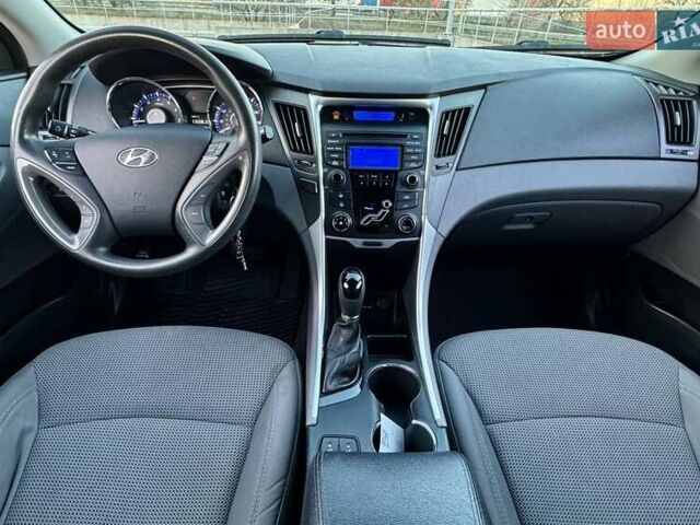 Синий Хендай Соната, объемом двигателя 2.4 л и пробегом 193 тыс. км за 8990 $, фото 25 на Automoto.ua
