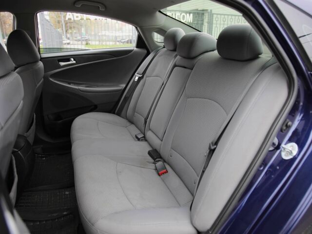 Синий Хендай Соната, объемом двигателя 2.4 л и пробегом 188 тыс. км за 8500 $, фото 7 на Automoto.ua